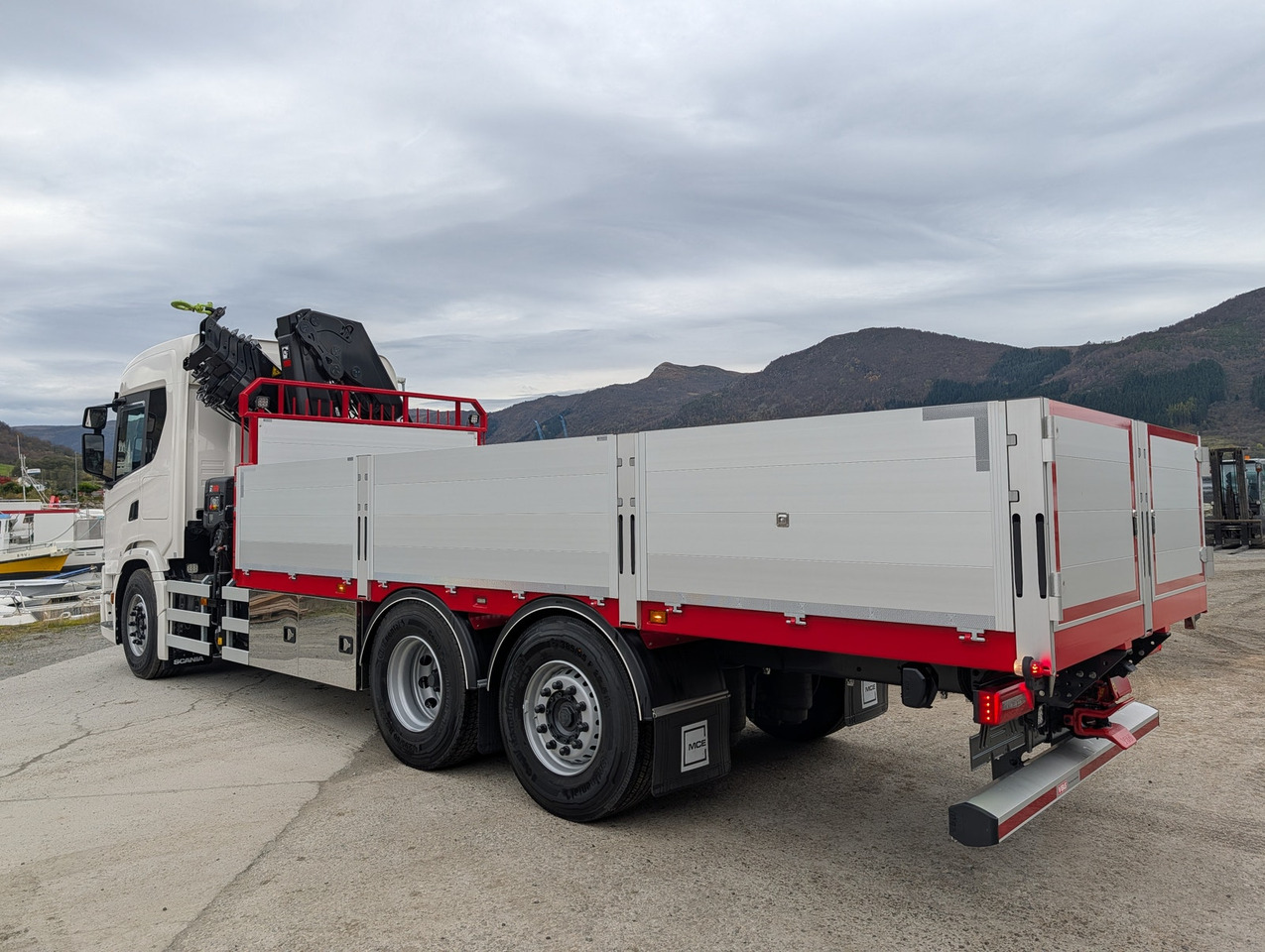 Scania G420 6x2 med HIAB 232-E5 Hipro og MCE påbygg - Camion plateau, Camion grue: photos 4 Scania G420 6x2 med HIAB 232-E5 Hipro og MCE påbygg - Camion plateau, Camion grue: photos 4