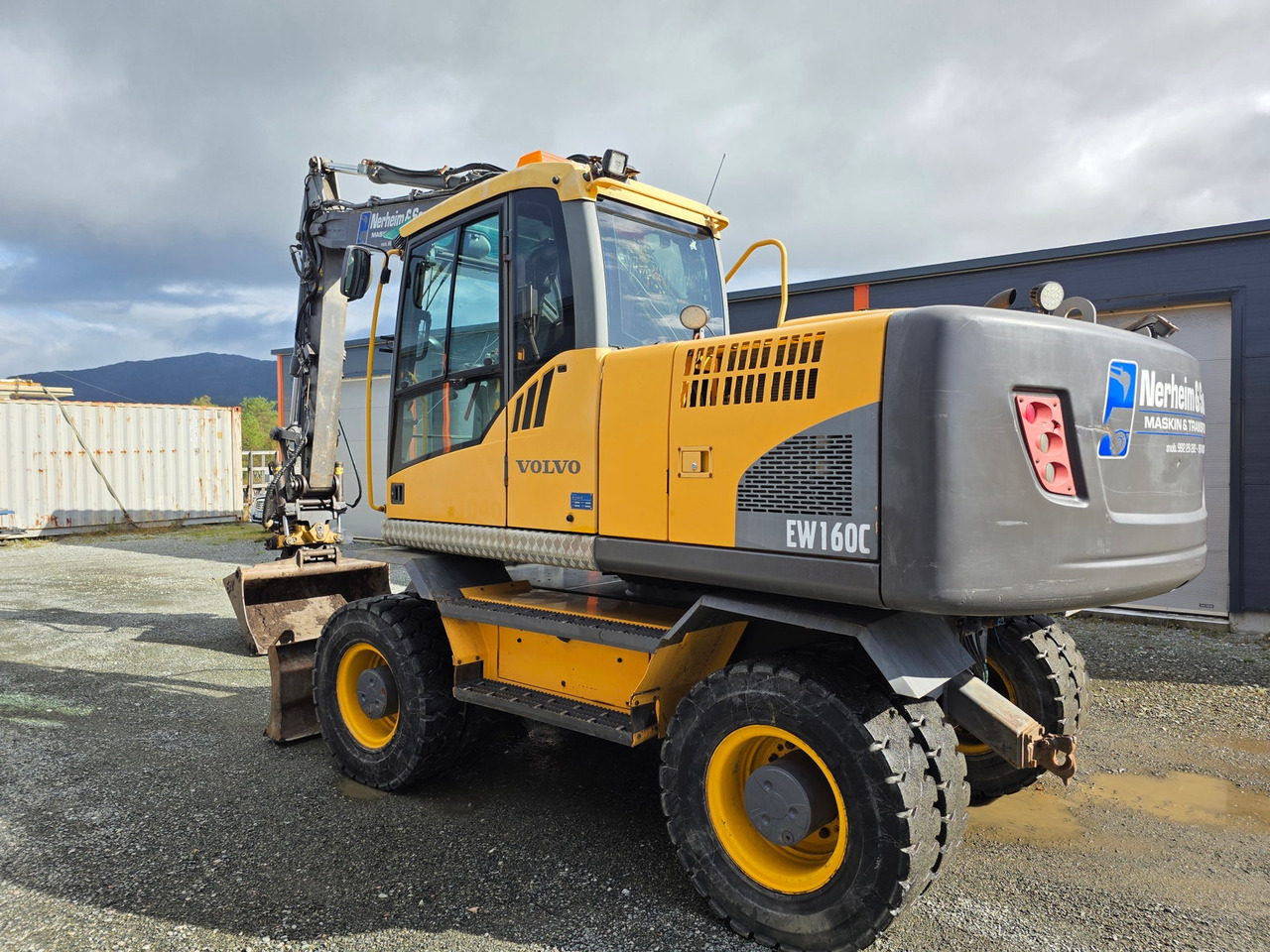 Volvo EW160C - Pelle sur pneus: photos 1 Volvo EW160C - Pelle sur pneus: photos 1