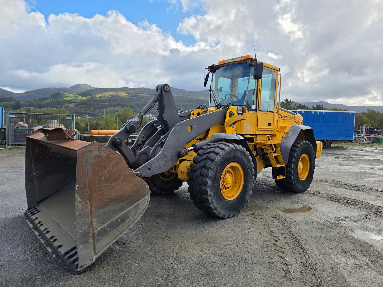 Volvo L90E - Chargeuse sur pneus: photos 1 Volvo L90E - Chargeuse sur pneus: photos 1