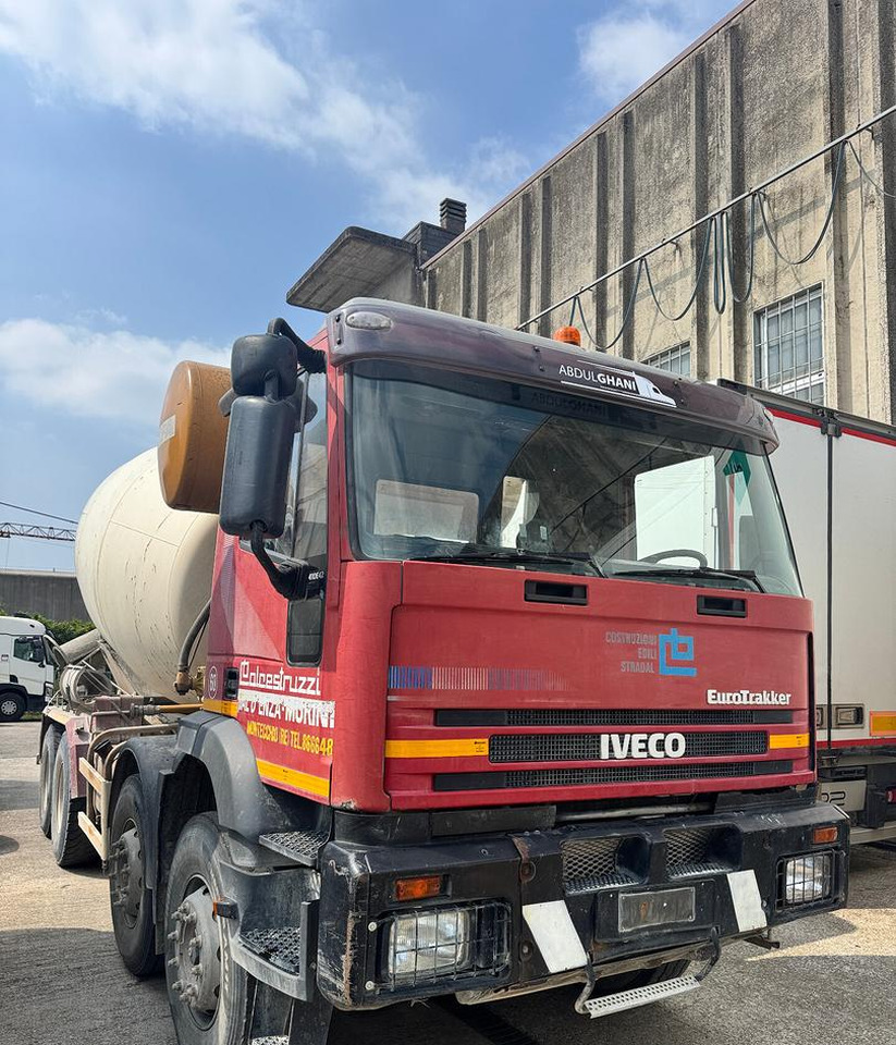 BETONIERA IVECO 410E42 8X4 - Camion malaxeur: photos 1 BETONIERA IVECO 410E42 8X4 - Camion malaxeur: photos 1