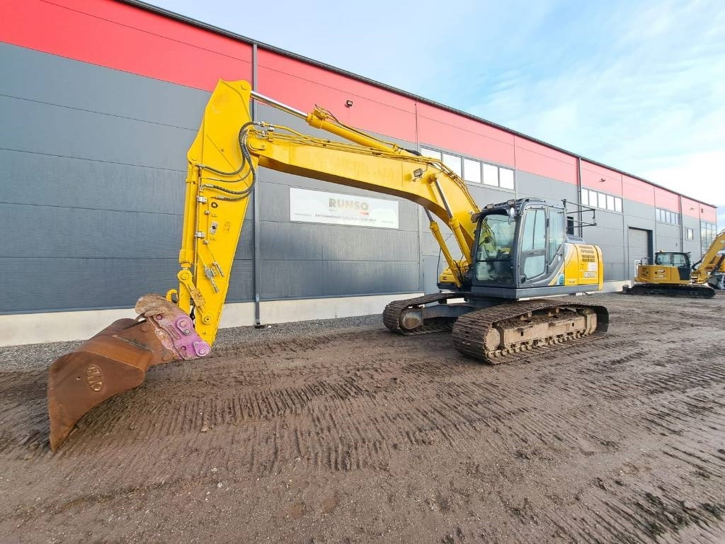 Pelle sur chenille Kobelco SK 210 LC-10: photos 1
