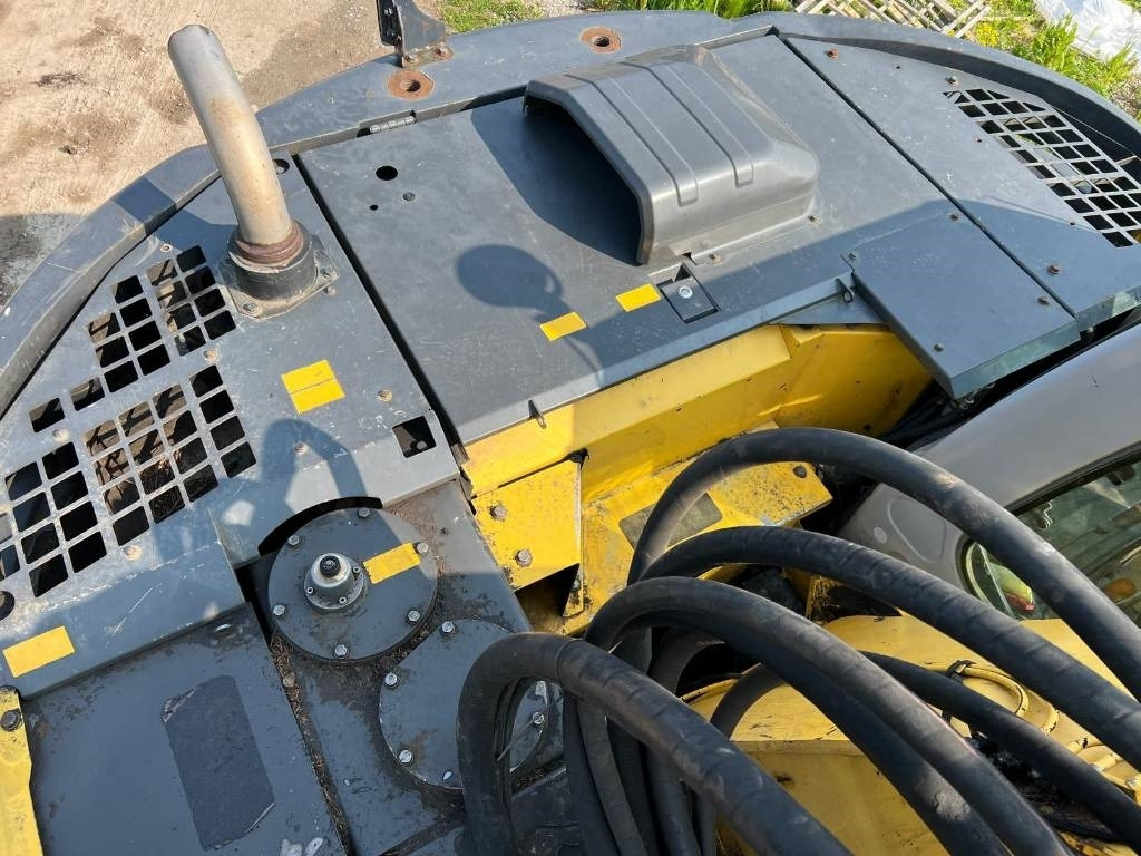 Pelle sur chenille NEW HOLLAND KOBELCO E235BSRLC-2: photos 10