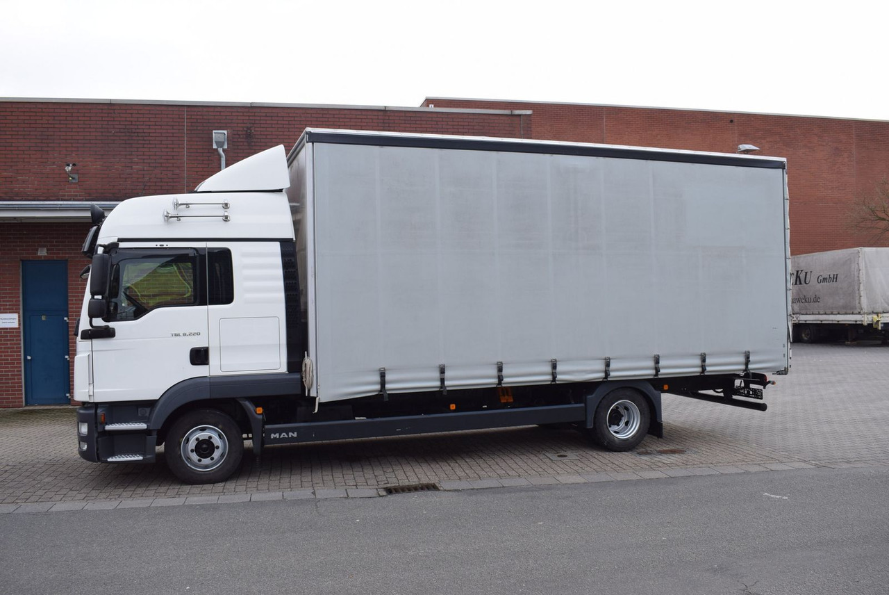MAN TGL 8.220 Schiebeplane 2xSchlafplatz Standheiz. - Camion à rideaux coulissants: photos 2 MAN TGL 8.220 Schiebeplane 2xSchlafplatz Standheiz. - Camion à rideaux coulissants: photos 2