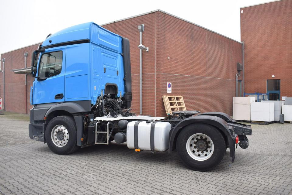 Mercedes-Benz Actros 1843 Stream Space Kipphydraulik Klima - Tracteur routier: photos 4 Mercedes-Benz Actros 1843 Stream Space Kipphydraulik Klima - Tracteur routier: photos 4