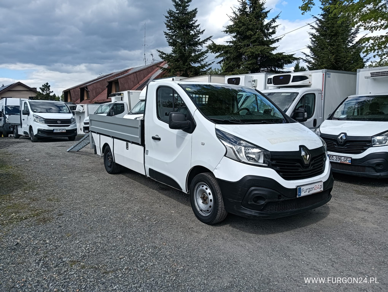 RENAULT TRAFIC SKRZYNIA PAKA Z NAJAZDAMI I PÓŁKAMI NR 689 - Fourgon plateau: photos 3 RENAULT TRAFIC SKRZYNIA PAKA Z NAJAZDAMI I PÓŁKAMI NR 689 - Fourgon plateau: photos 3