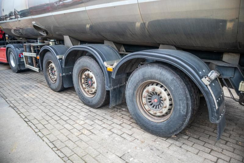 Eta CITERNE LAIT/MILCH/MILK 29000L - Semi-remorque citerne: photos 5 Eta CITERNE LAIT/MILCH/MILK 29000L - Semi-remorque citerne: photos 5