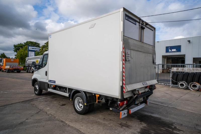 Iveco DAILY 35C180 HI MATIC+CARRIER XERIOS 5+ DHOLLANDIA - Utilitaire frigorifique: photos 5 Iveco DAILY 35C180 HI MATIC+CARRIER XERIOS 5+ DHOLLANDIA - Utilitaire frigorifique: photos 5