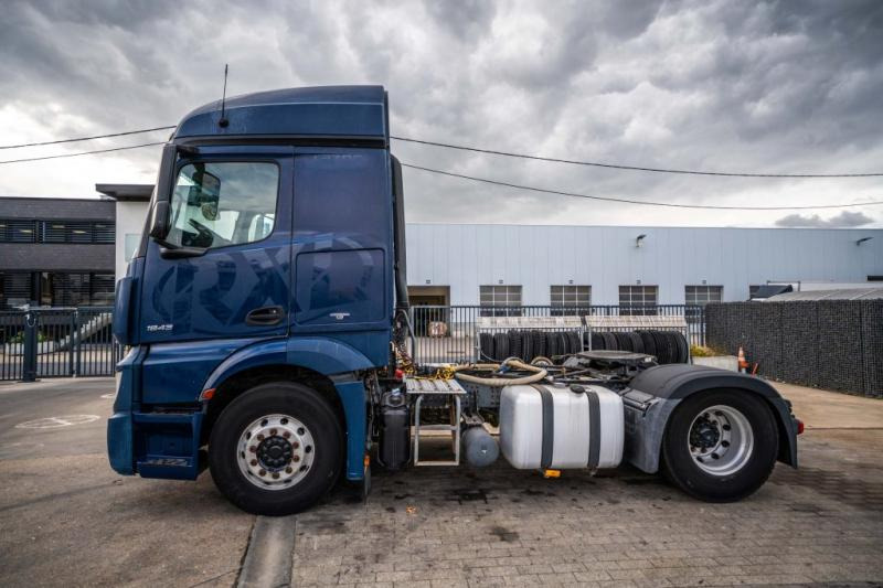 Mercedes ACTROS 1843 LS + HYDRAULIQUE - Tracteur routier: photos 2 Mercedes ACTROS 1843 LS + HYDRAULIQUE - Tracteur routier: photos 2