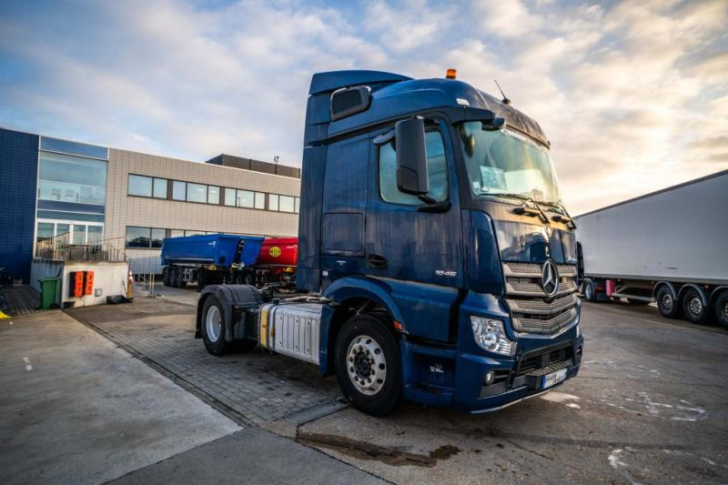Mercedes ACTROS 1846 LS + HYDR. - Tracteur routier: photos 2 Mercedes ACTROS 1846 LS + HYDR. - Tracteur routier: photos 2