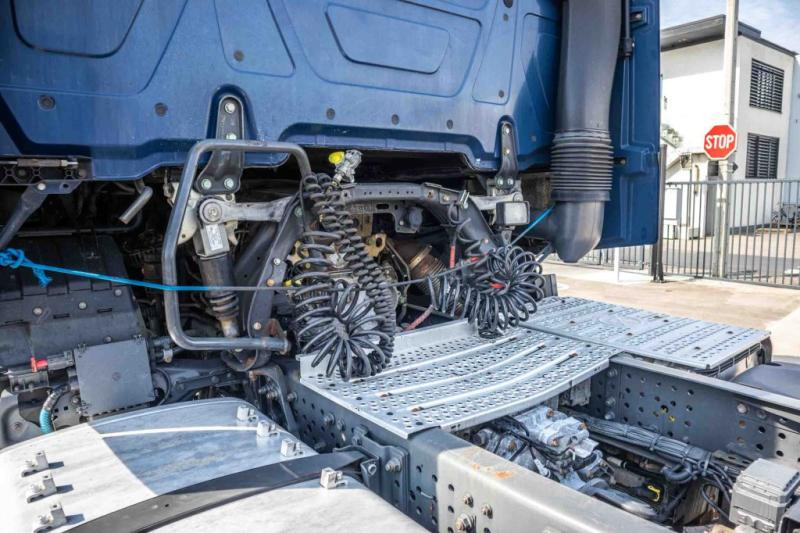 Mercedes ACTROS 1848 LS - Tracteur routier: photos 5 Mercedes ACTROS 1848 LS - Tracteur routier: photos 5