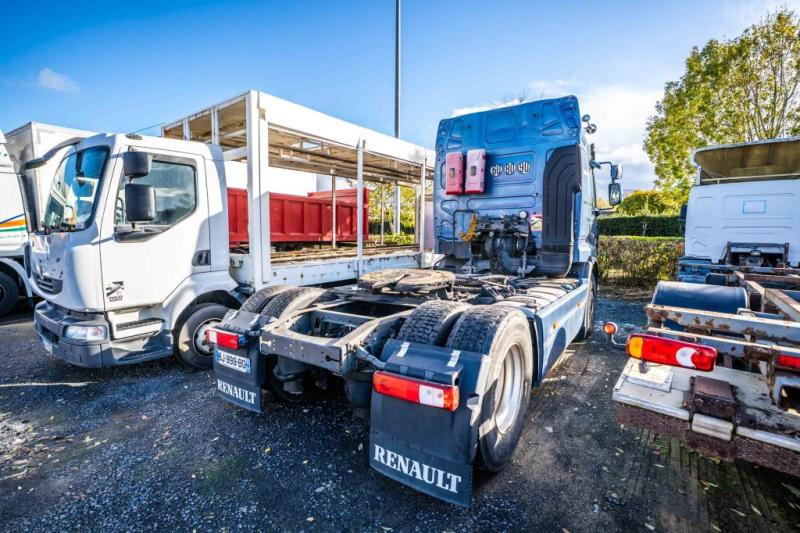 Renault PREMIUM 450 DXI+VOITH+ problème moteur - Tracteur routier: photos 4 Renault PREMIUM 450 DXI+VOITH+ problème moteur - Tracteur routier: photos 4