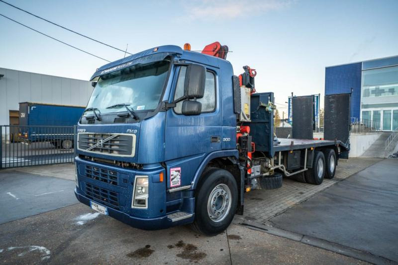 Remorqueuse Volvo FM 300-6x2+FASSI 19t/m + 2EXT: photos 7 Remorqueuse Volvo FM 300-6x2+FASSI 19t/m + 2EXT: photos 7