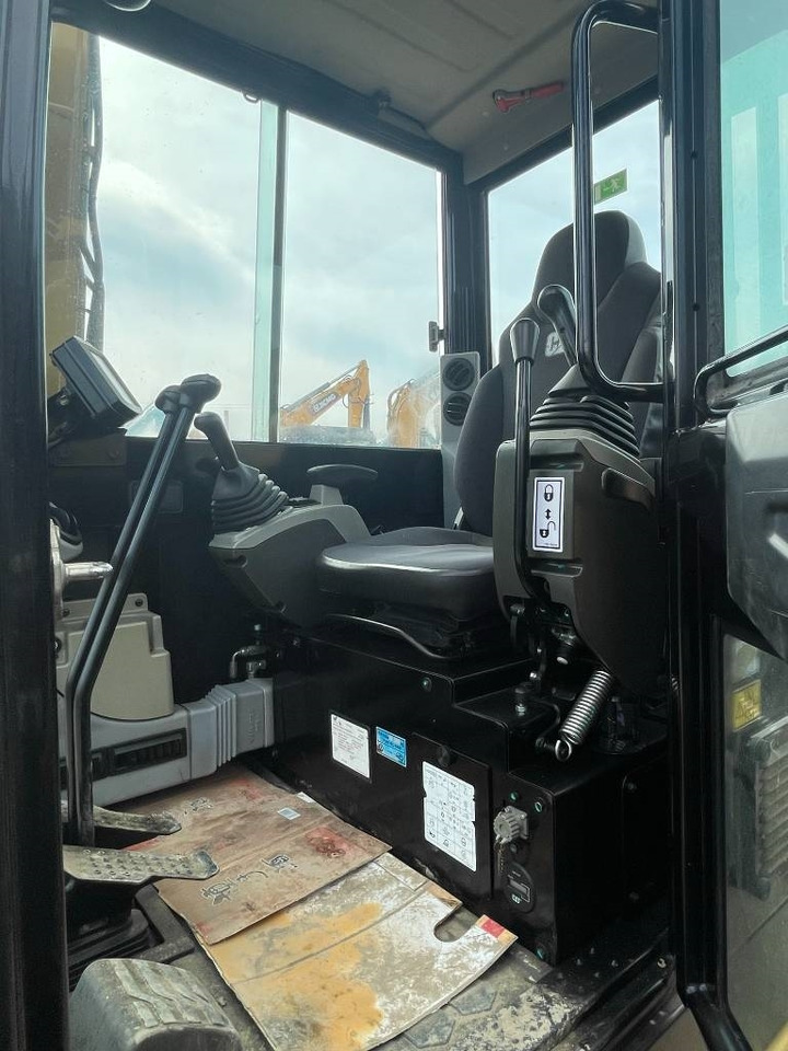 CAT 305.5E2 - Mini pelle: photos 5 CAT 305.5E2 - Mini pelle: photos 5