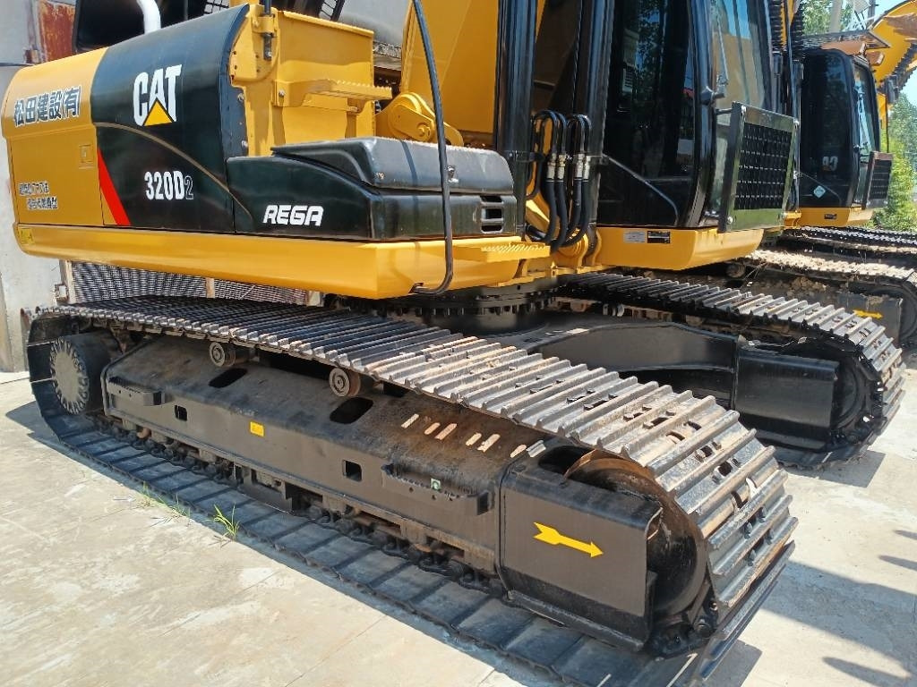 Pelle sur chenille CAT 320D2L: photos 9