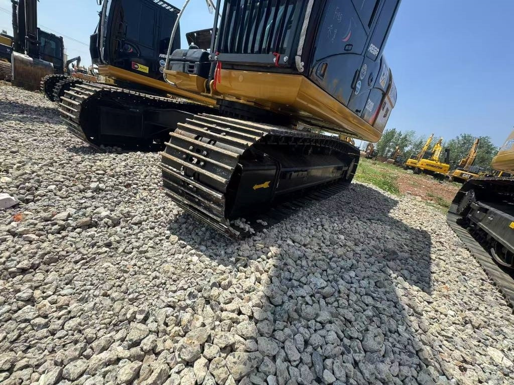CAT 320d2 - Pelle sur chenille: photos 5 CAT 320d2 - Pelle sur chenille: photos 5