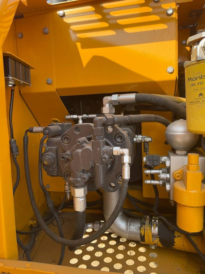 Pelle sur chenille CAT 323: photos 9