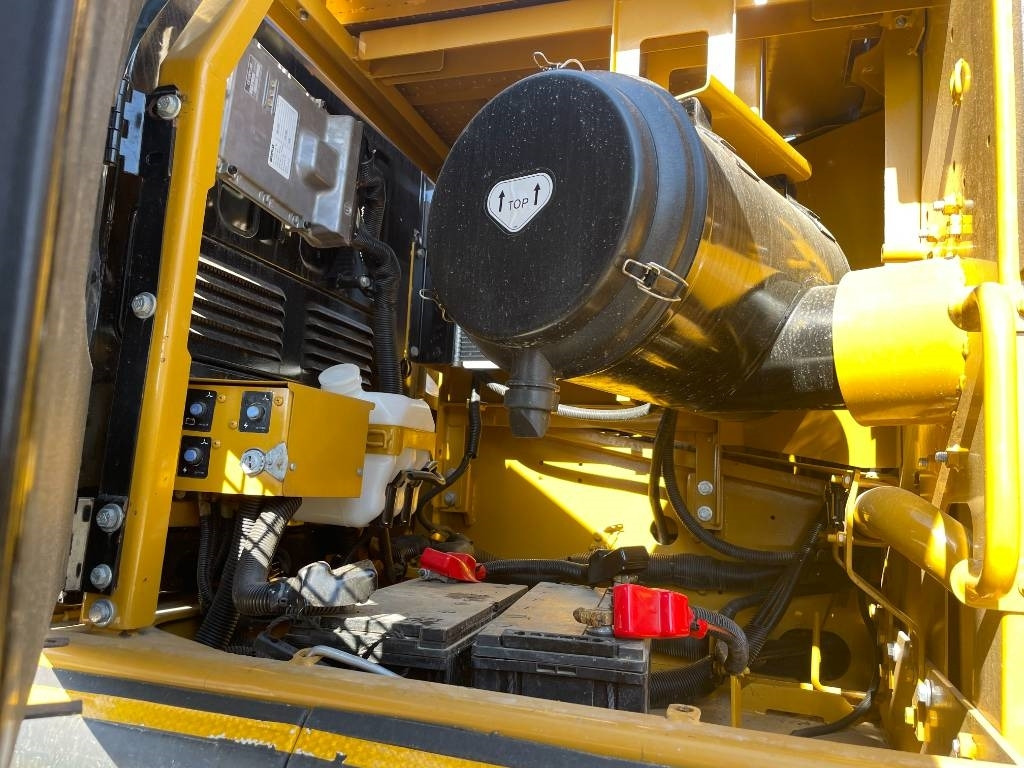 CAT 330D - Pelle sur chenille: photos 4 CAT 330D - Pelle sur chenille: photos 4