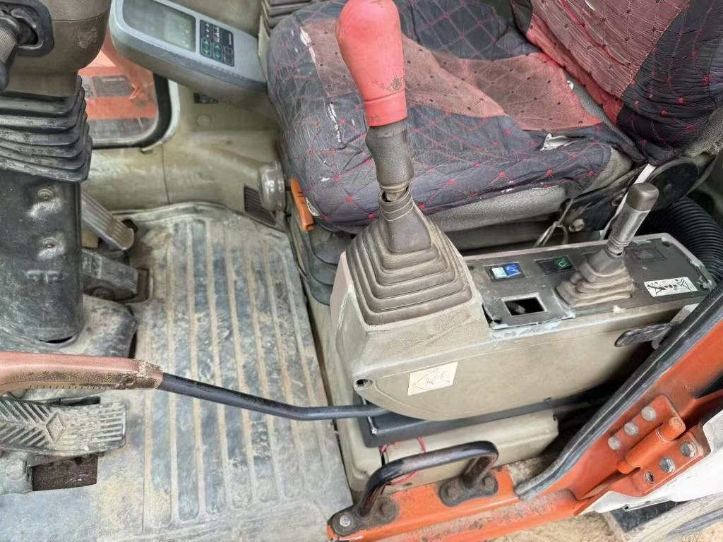 Doosan DH 150 W-7 - Pelle sur pneus: photos 4 Doosan DH 150 W-7 - Pelle sur pneus: photos 4