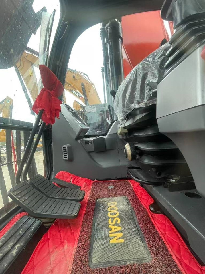 Doosan DX 225 LC  - Pelle sur chenille: photos 5 Doosan DX 225 LC  - Pelle sur chenille: photos 5