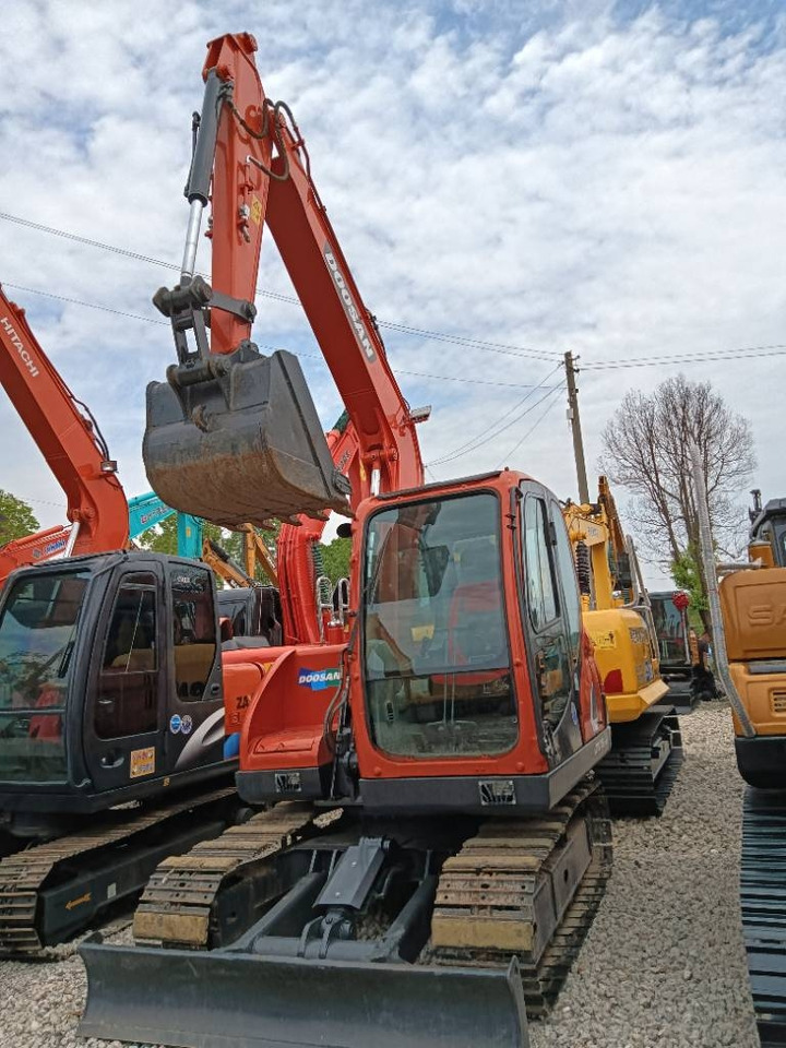 Doosan DX 75  - Pelle sur chenille: photos 1 Doosan DX 75  - Pelle sur chenille: photos 1
