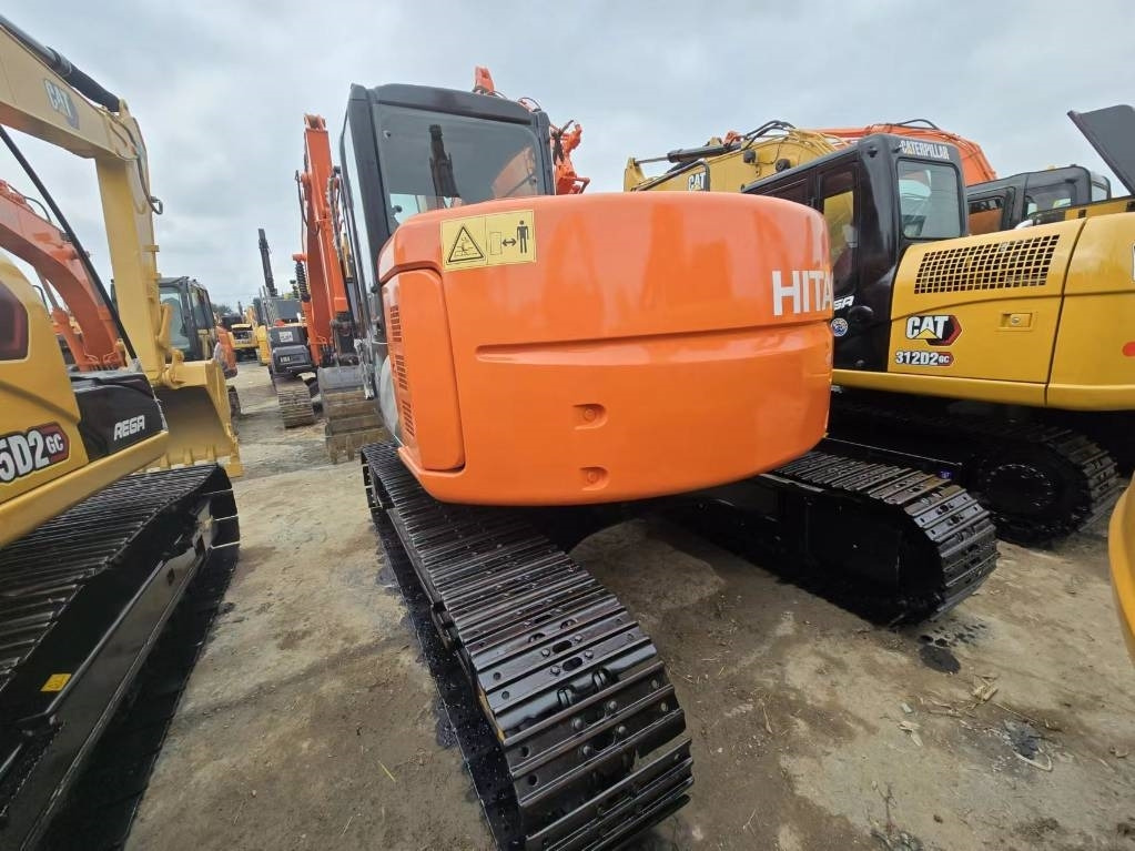 Hitachi ZX 135 US - Pelle sur chenille: photos 3 Hitachi ZX 135 US - Pelle sur chenille: photos 3