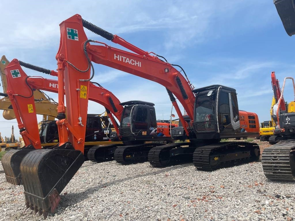 Hitachi ZX 200 - Pelle sur chenille: photos 2 Hitachi ZX 200 - Pelle sur chenille: photos 2