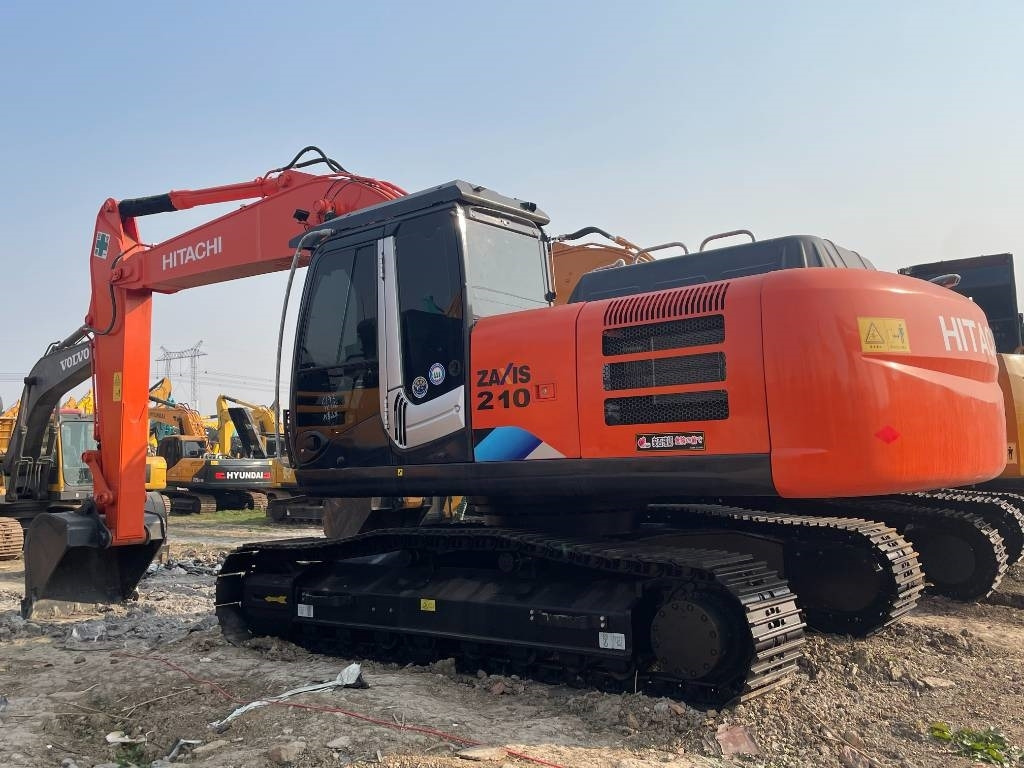 Hitachi ZX 210 - Pelle sur chenille: photos 1 Hitachi ZX 210 - Pelle sur chenille: photos 1