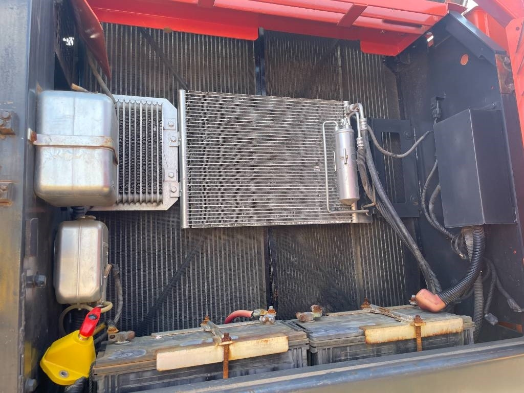 Pelle sur chenille Hitachi ZX 240: photos 7