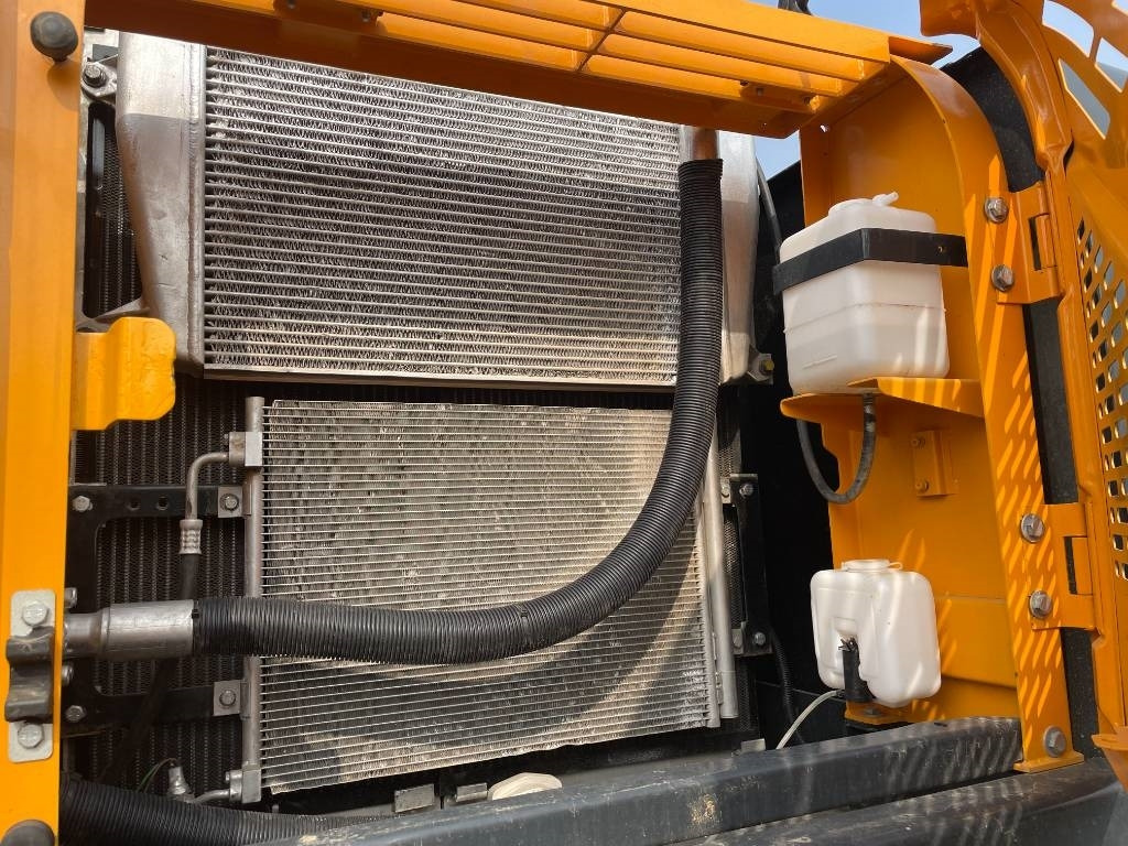 Hyundai 225LC-9S - Pelle sur chenille: photos 2 Hyundai 225LC-9S - Pelle sur chenille: photos 2