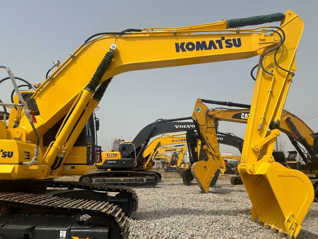 Komatsu PC 240  - Pelle sur chenille: photos 2 Komatsu PC 240  - Pelle sur chenille: photos 2