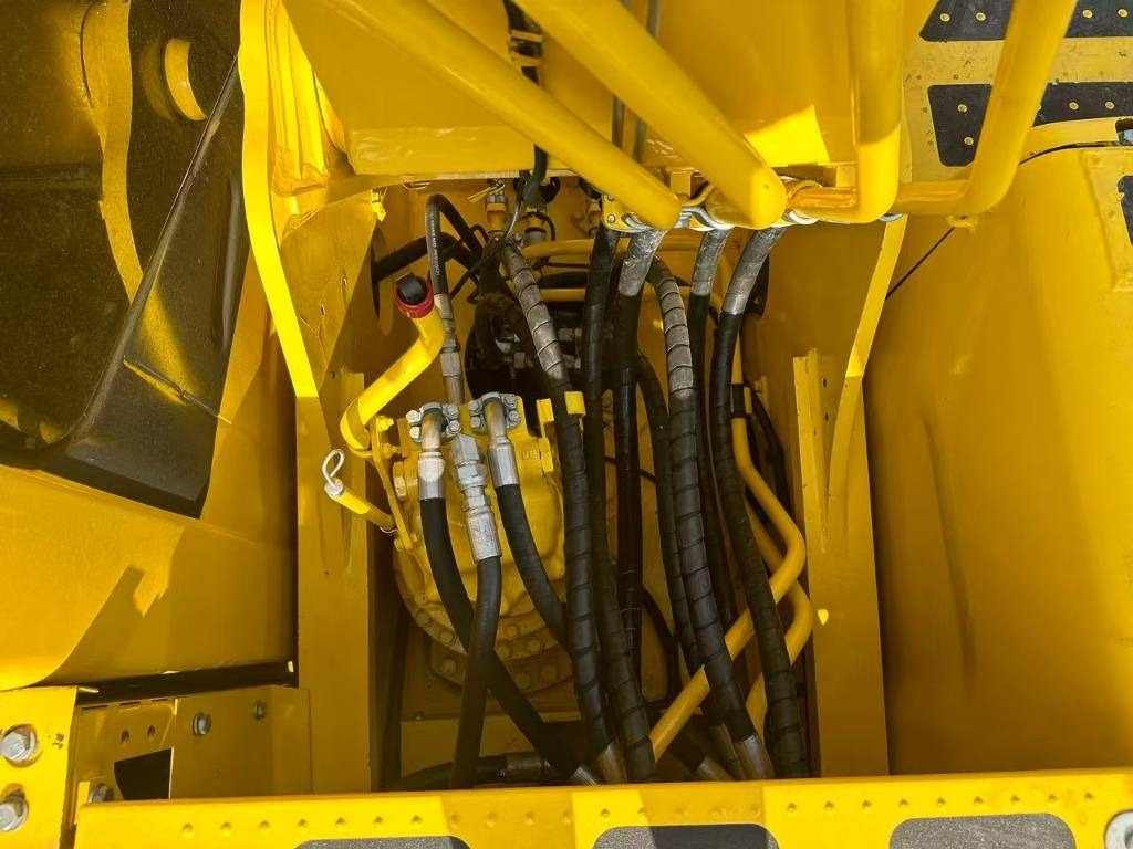 Komatsu PC 240 LC  - Pelle sur chenille: photos 3 Komatsu PC 240 LC  - Pelle sur chenille: photos 3