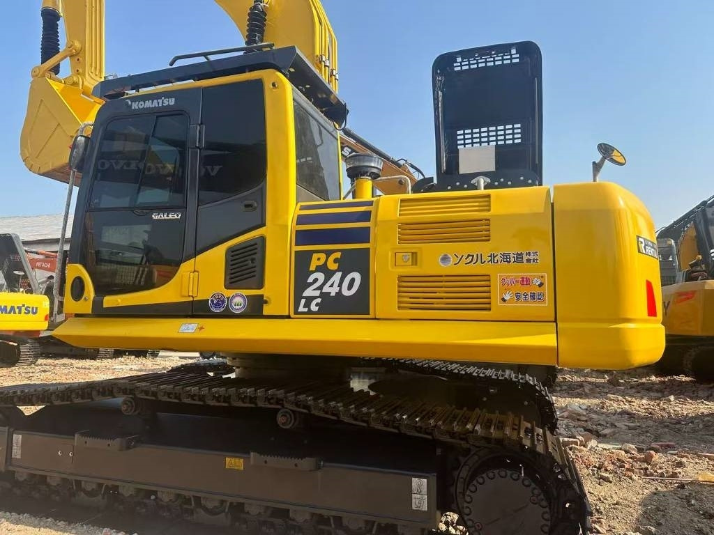Komatsu PC 240 LC  - Pelle sur chenille: photos 5 Komatsu PC 240 LC  - Pelle sur chenille: photos 5