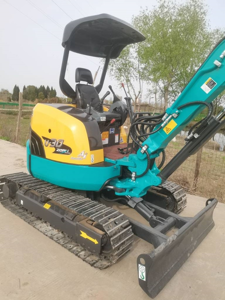 Kubota U 30 - Mini pelle: photos 1 Kubota U 30 - Mini pelle: photos 1