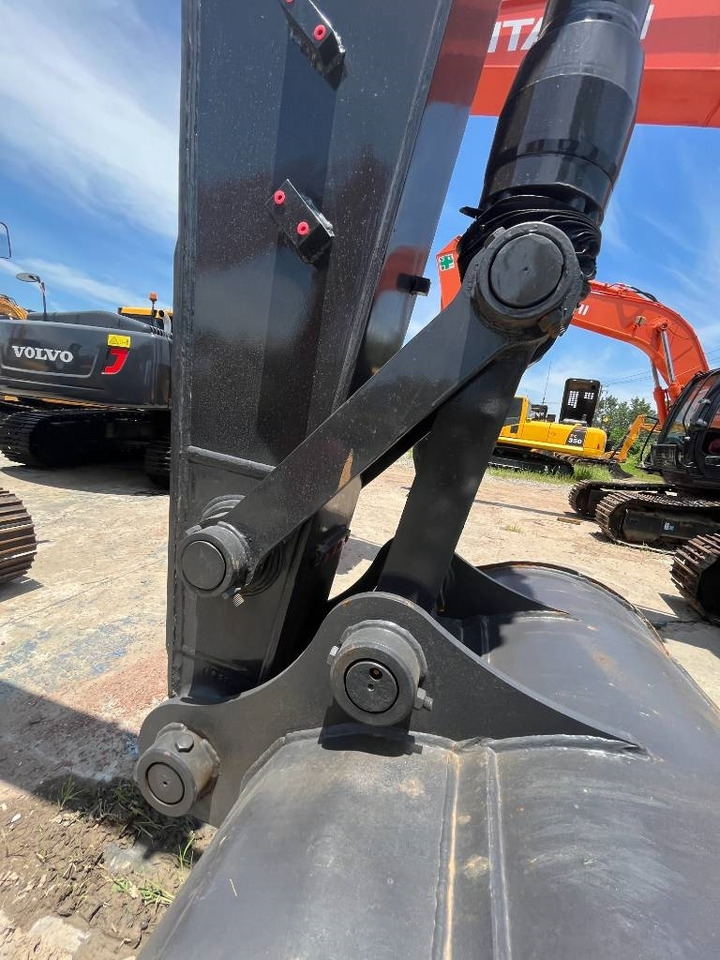 Volvo EC 140 - Pelle sur chenille: photos 2 Volvo EC 140 - Pelle sur chenille: photos 2