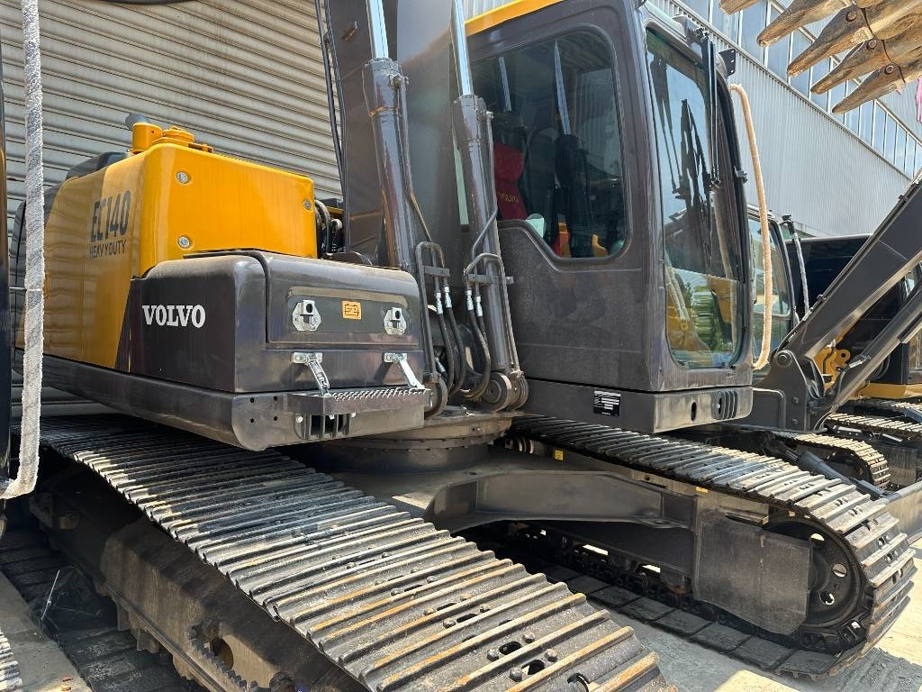 Volvo EC 140 - Pelle sur chenille: photos 3 Volvo EC 140 - Pelle sur chenille: photos 3