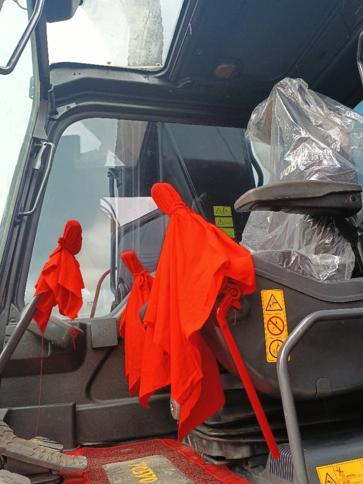 Volvo EC 290 - Pelle sur chenille: photos 3 Volvo EC 290 - Pelle sur chenille: photos 3