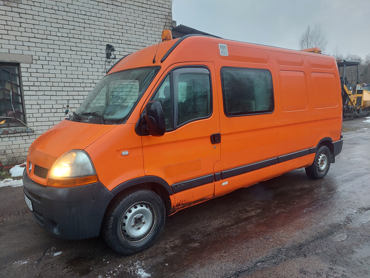 RENAULT - Utilitaire double cabine: photos 2 RENAULT - Utilitaire double cabine: photos 2