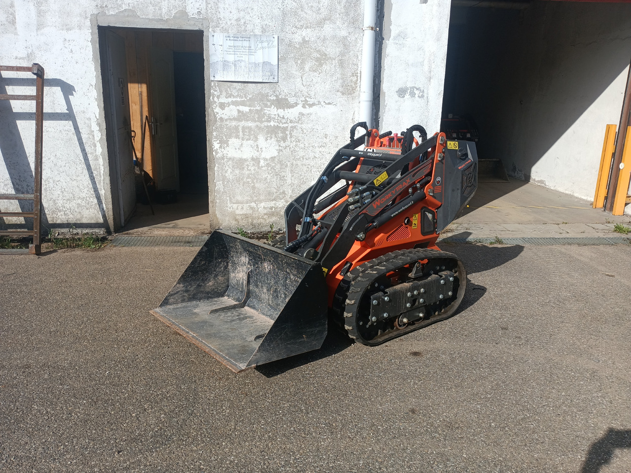 Cast Loaders Worky Trax WX22 - Chargeuse compacte sur chenilles: photos 1 Cast Loaders Worky Trax WX22 - Chargeuse compacte sur chenilles: photos 1
