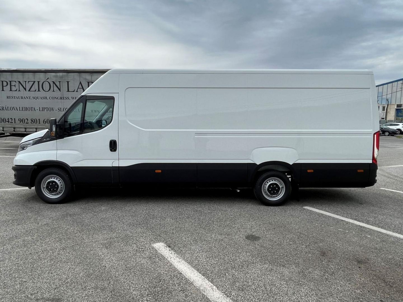 Iveco DAILY VAN, 3.0 D 176k, 35S18H V Evolution H2 - Fourgon utilitaire: photos 2 Iveco DAILY VAN, 3.0 D 176k, 35S18H V Evolution H2 - Fourgon utilitaire: photos 2