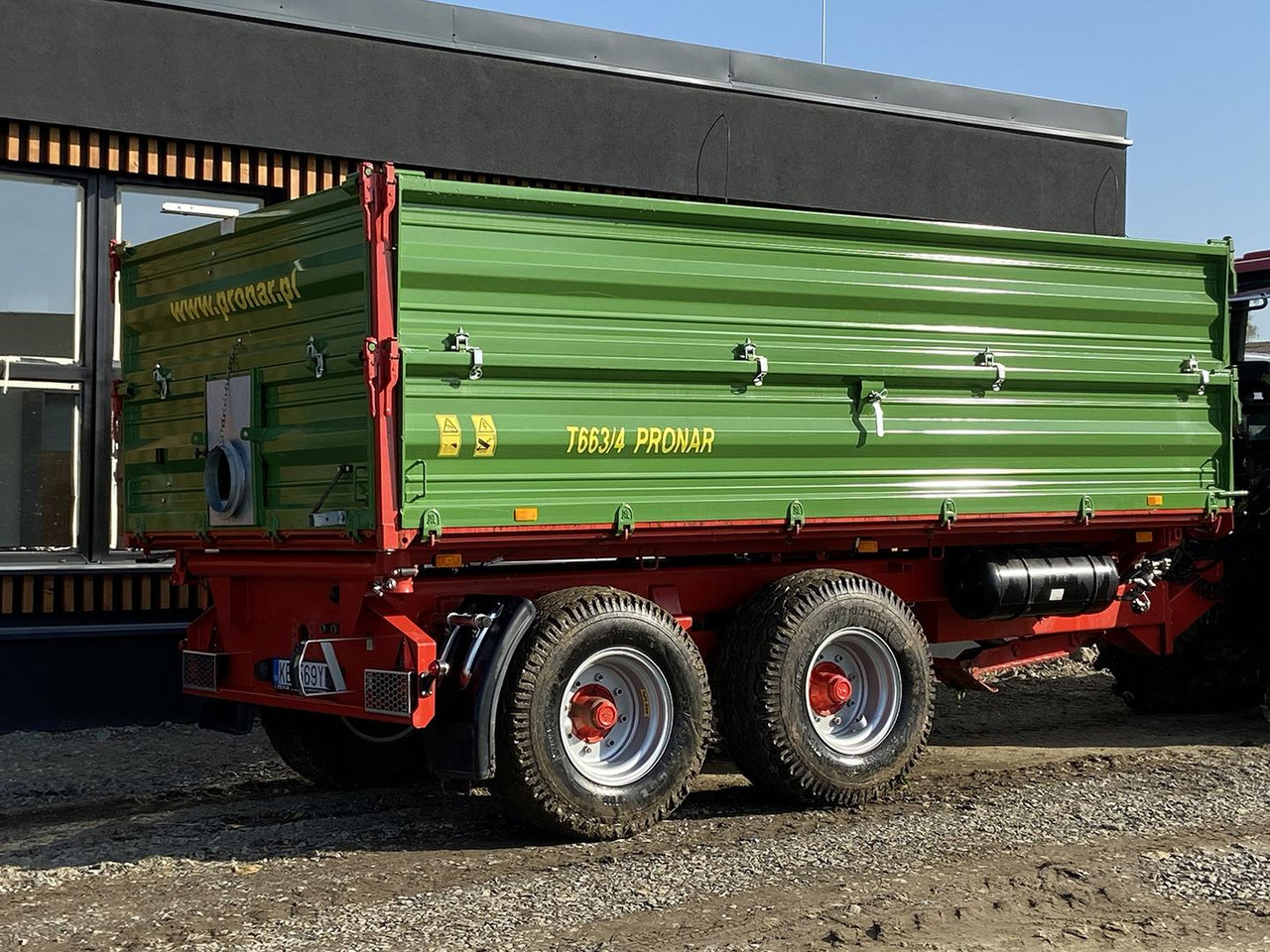 Pronar T, Traktorový náves + šnek, 663/4 - Benne agricole: photos 2 Pronar T, Traktorový náves + šnek, 663/4 - Benne agricole: photos 2