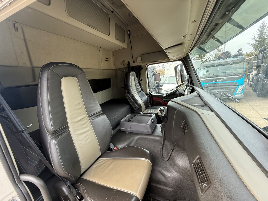 VOLVO FM 500, 2015,  8x4 tridem, S1 - crédit-bail VOLVO FM 500, 2015,  8x4 tridem, S1: photos 22