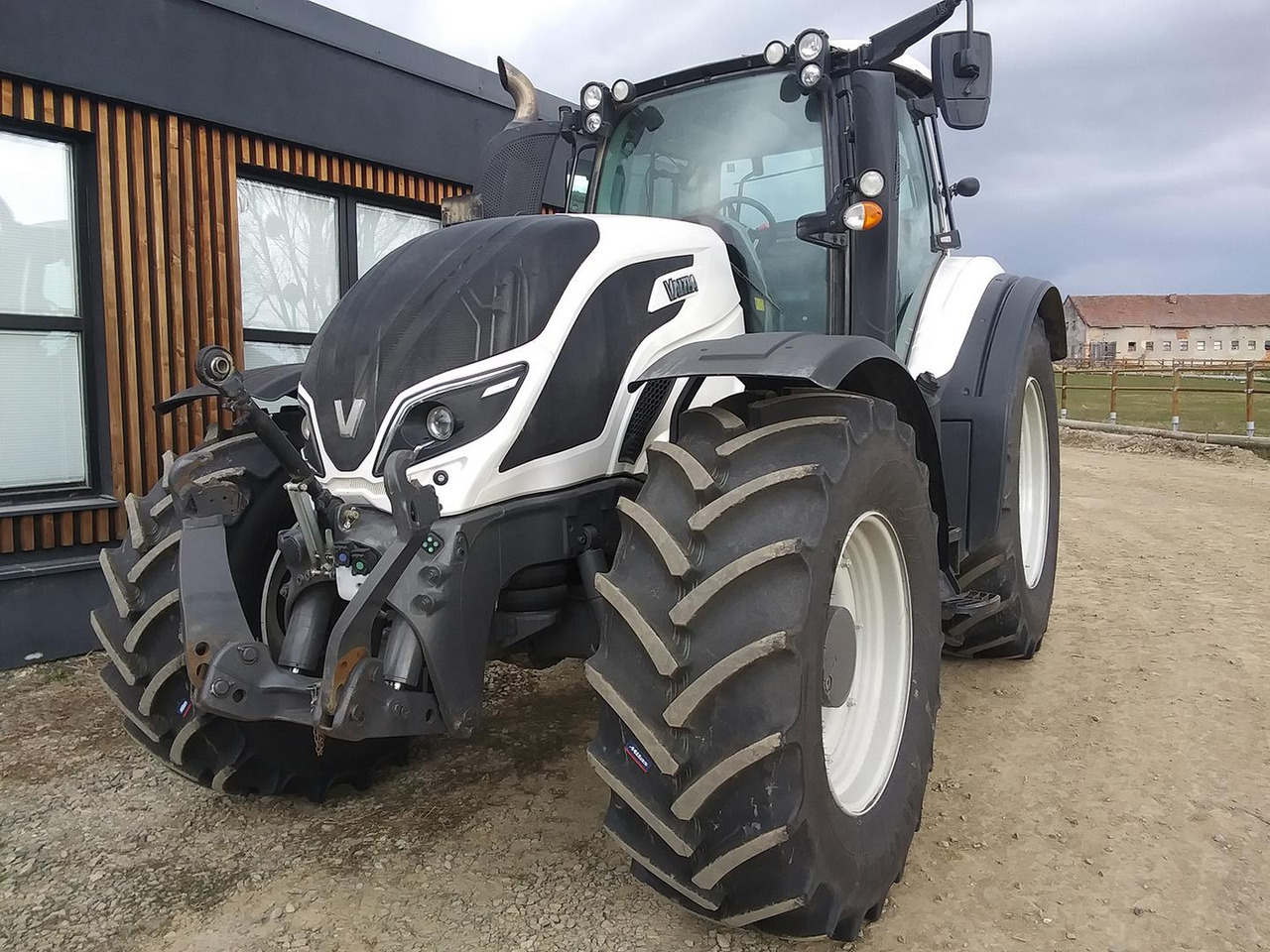 Valtra T, 254, Versu - Tracteur agricole: photos 2 Valtra T, 254, Versu - Tracteur agricole: photos 2