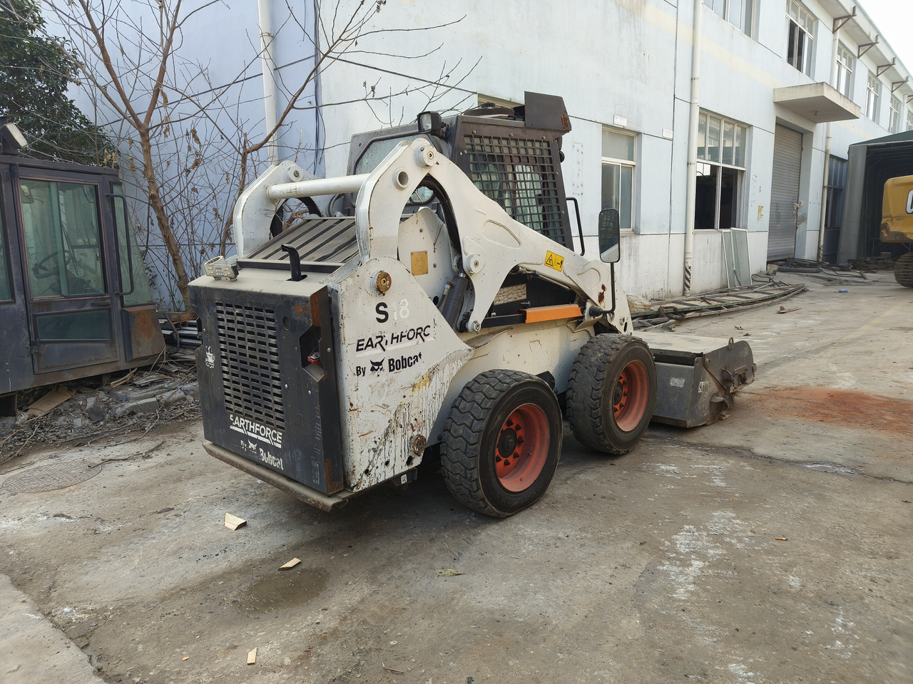 BOBCAT s18 - Mini chargeuse: photos 2 BOBCAT s18 - Mini chargeuse: photos 2