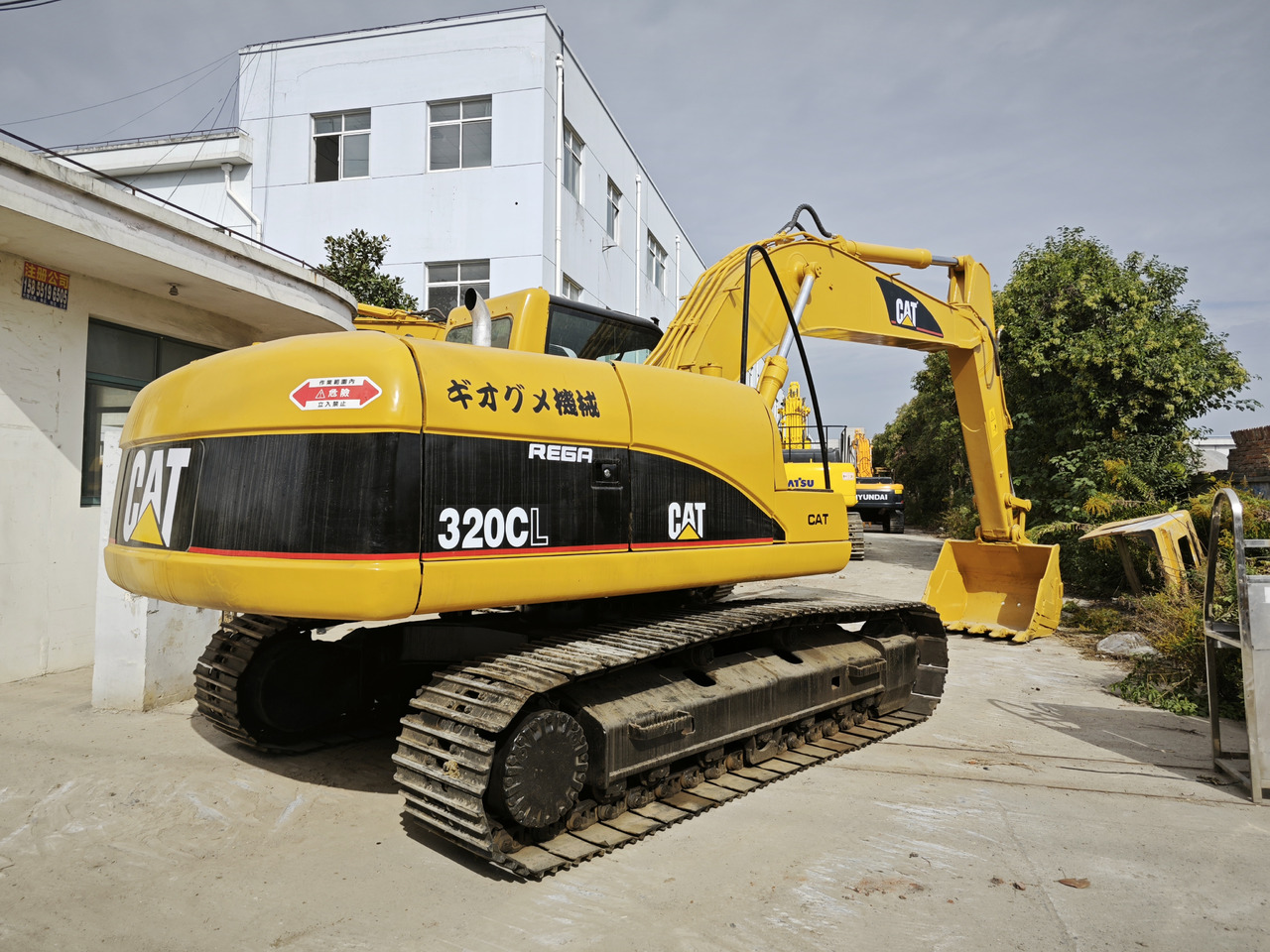 Pelle sur chenille CATERPILLAR 320C: photos 6