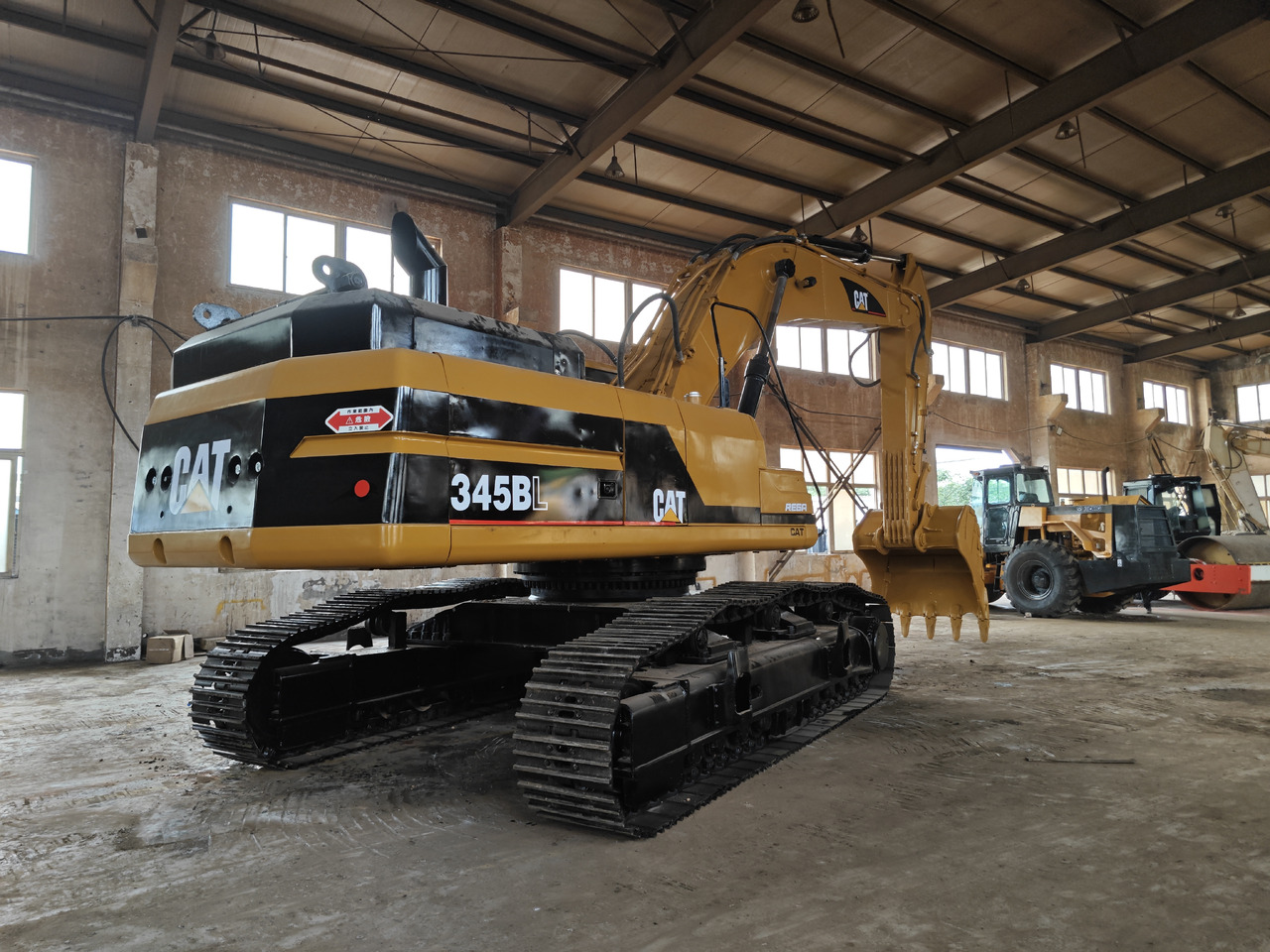 CATERPILLAR 345B - Pelle sur chenille: photos 2 CATERPILLAR 345B - Pelle sur chenille: photos 2
