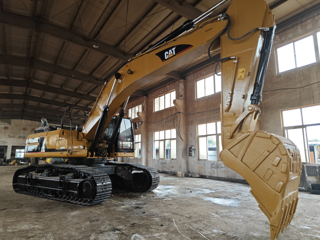 CATERPILLAR 345B - Pelle sur chenille: photos 4 CATERPILLAR 345B - Pelle sur chenille: photos 4