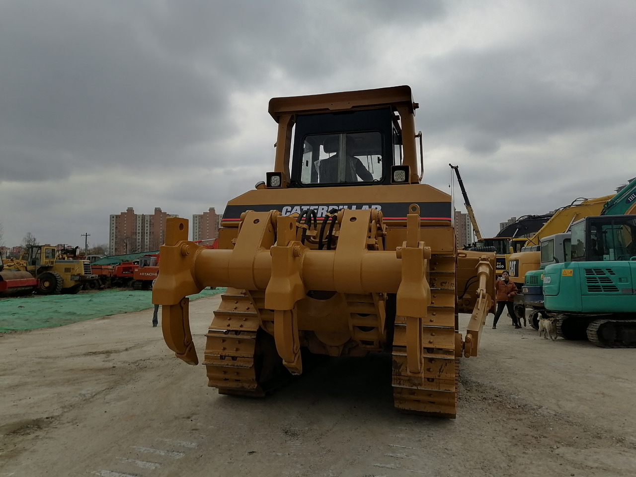 CATERPILLAR D8R - Bulldozer: photos 5 CATERPILLAR D8R - Bulldozer: photos 5