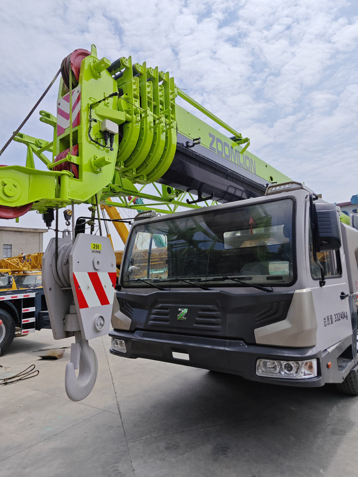 ZOOMLION ZTC251V - Grue mobile: photos 3 ZOOMLION ZTC251V - Grue mobile: photos 3