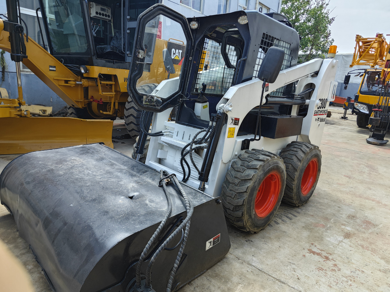 Bobcat S300 - Mini chargeuse: photos 2 Bobcat S300 - Mini chargeuse: photos 2