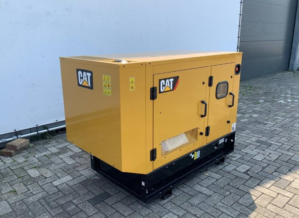 CAT DE13.5E3 - 13.5 kVA Generator - DPX-18001 - Groupe électrogène: photos 3 CAT DE13.5E3 - 13.5 kVA Generator - DPX-18001 - Groupe électrogène: photos 3